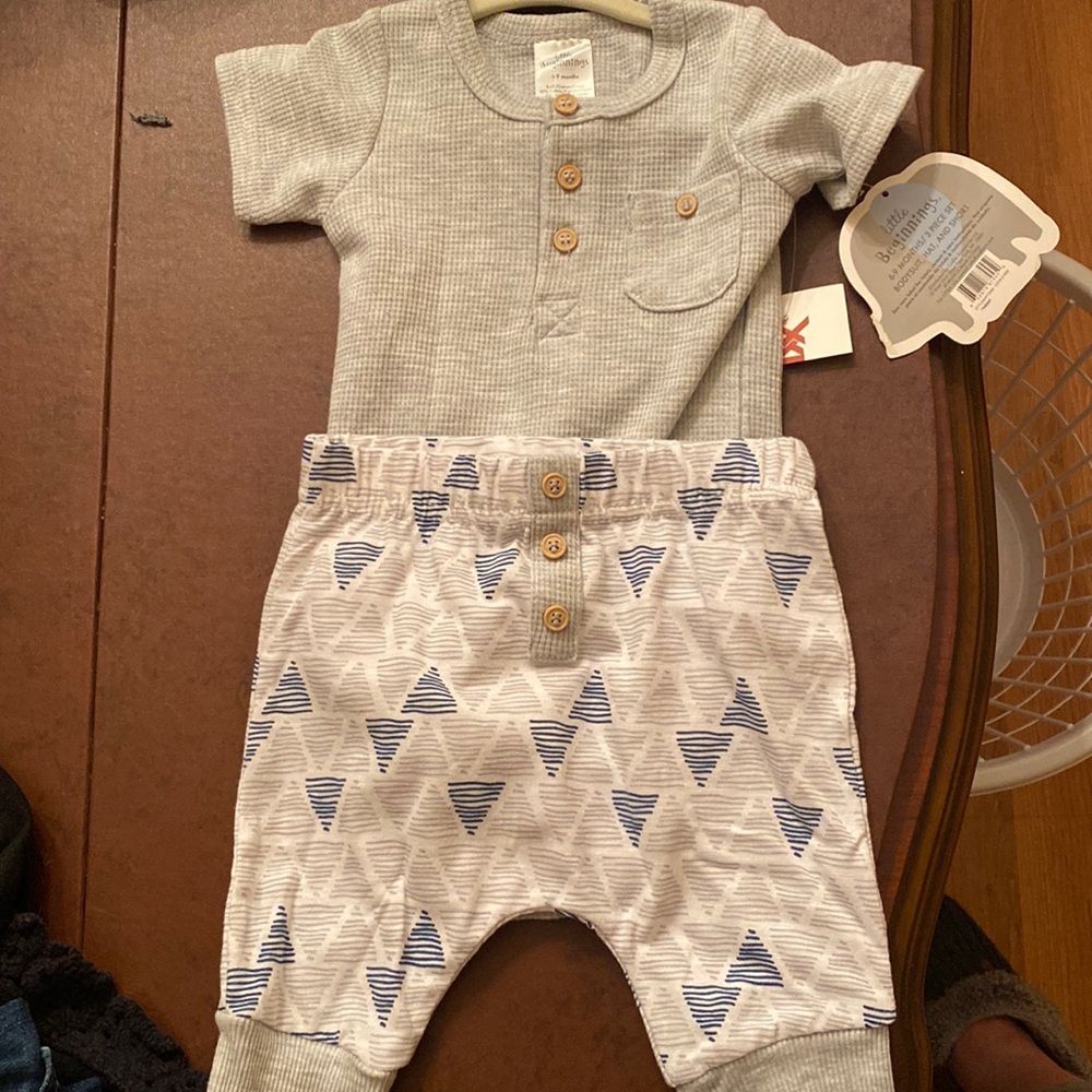 Little beginnings 6-9 month outfit